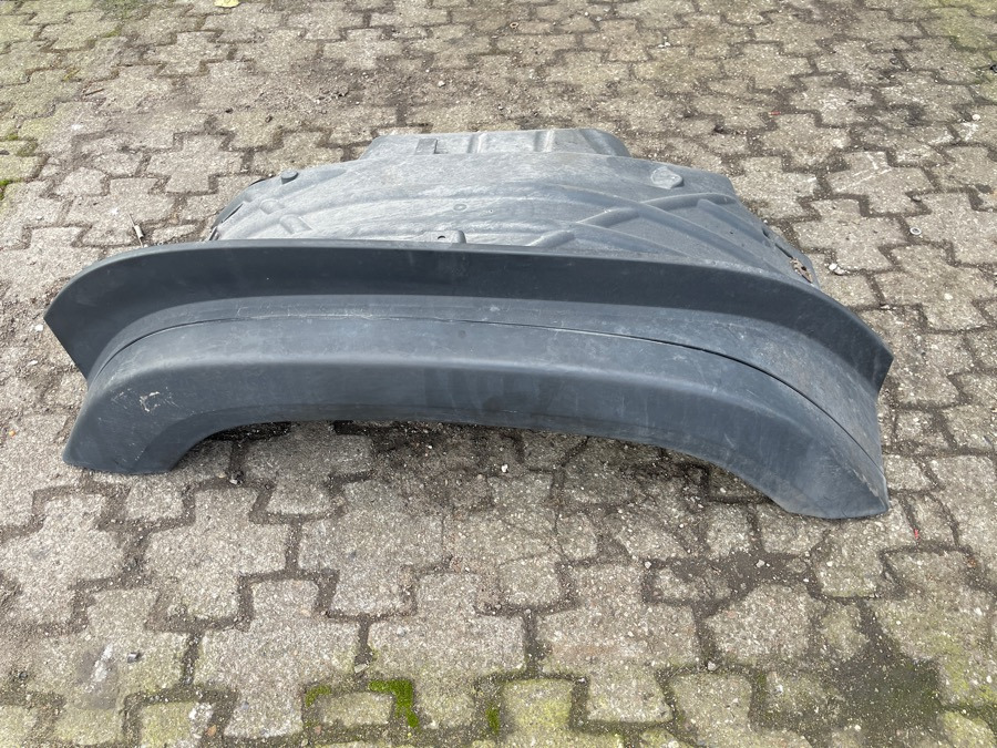 SCANIA MUDGUARD 2599546 RH - Carrosserie et extérieur pour Camion: photos 1 SCANIA MUDGUARD 2599546 RH - Carrosserie et extérieur pour Camion: photos 1