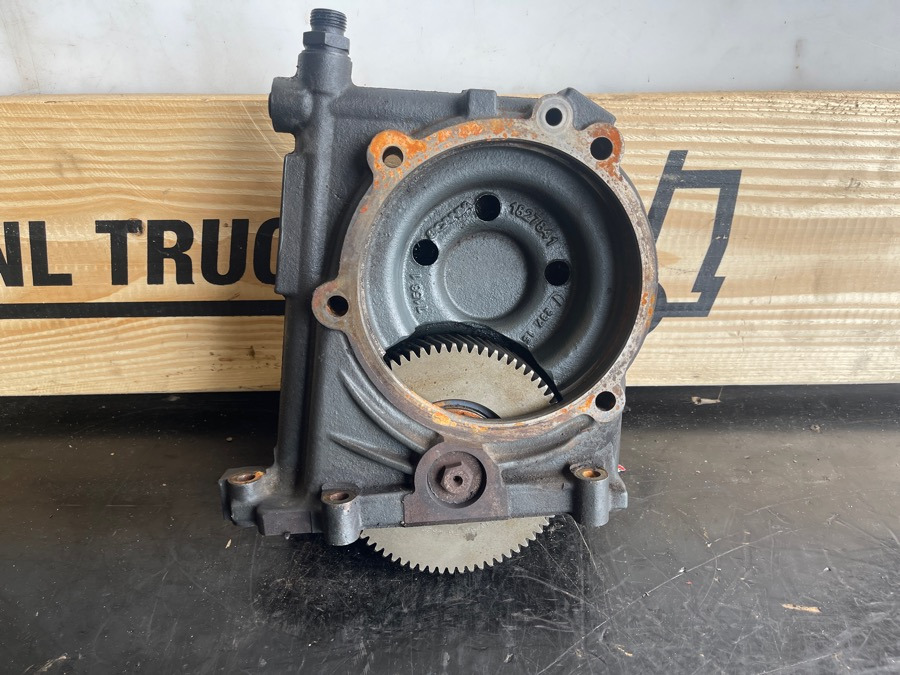 SCANIA TIMMING GEAR HOUSE 1827841 + 1830796 - Moteur et pièces pour Camion: photos 2 SCANIA TIMMING GEAR HOUSE 1827841 + 1830796 - Moteur et pièces pour Camion: photos 2