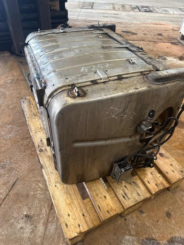 SETRA / MERCEDES EXHAUST A0104900512 - Collecteur d'échappement pour Bus: photos 1 SETRA / MERCEDES EXHAUST A0104900512 - Collecteur d'échappement pour Bus: photos 1