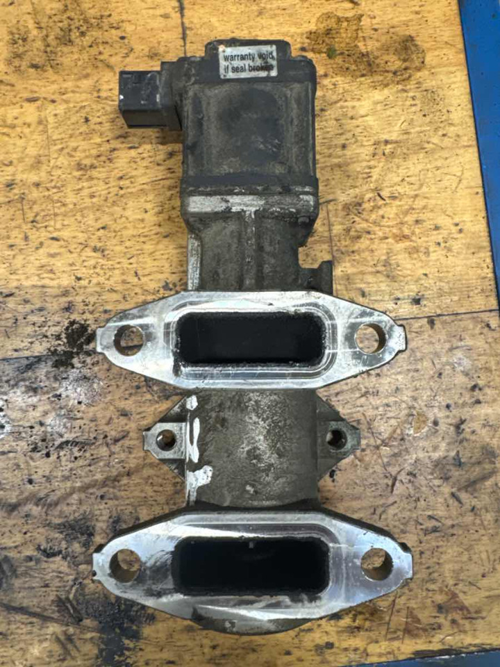 VOLVO EGR COOLER VALVE 22008302 - Valve de frein pour Camion: photos 2 VOLVO EGR COOLER VALVE 22008302 - Valve de frein pour Camion: photos 2