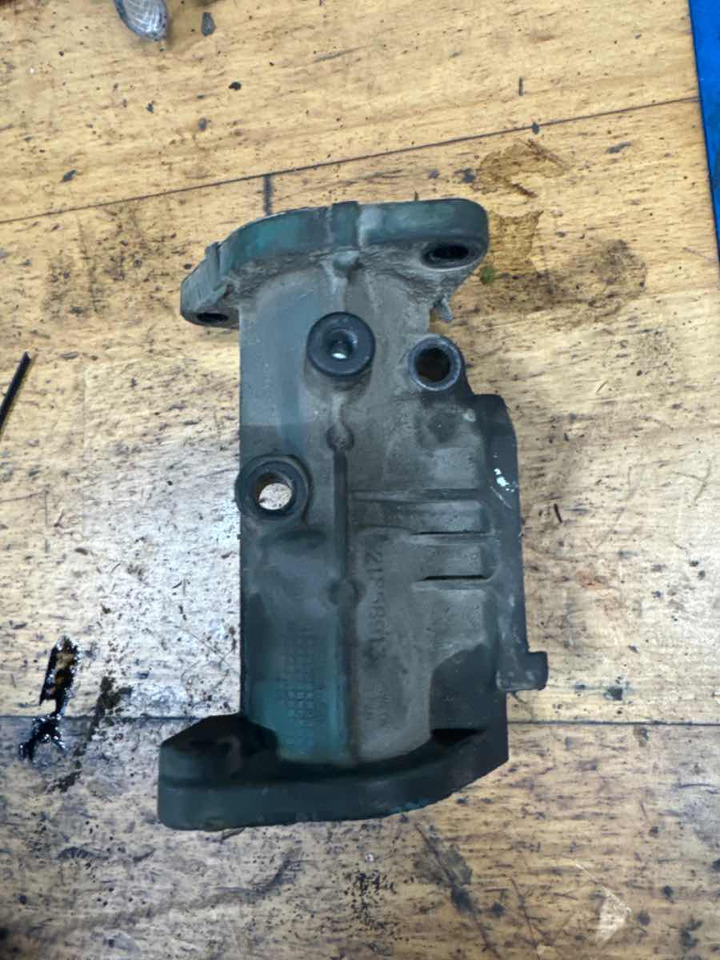 VOLVO EGR VALVE 21858913 - Valve de frein pour Camion: photos 1 VOLVO EGR VALVE 21858913 - Valve de frein pour Camion: photos 1