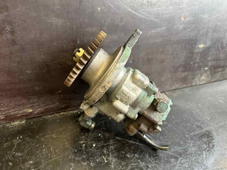 VOLVO STEERING PUMP 21110367 - Commande de gouvernail pour Camion: photos 2 VOLVO STEERING PUMP 21110367 - Commande de gouvernail pour Camion: photos 2