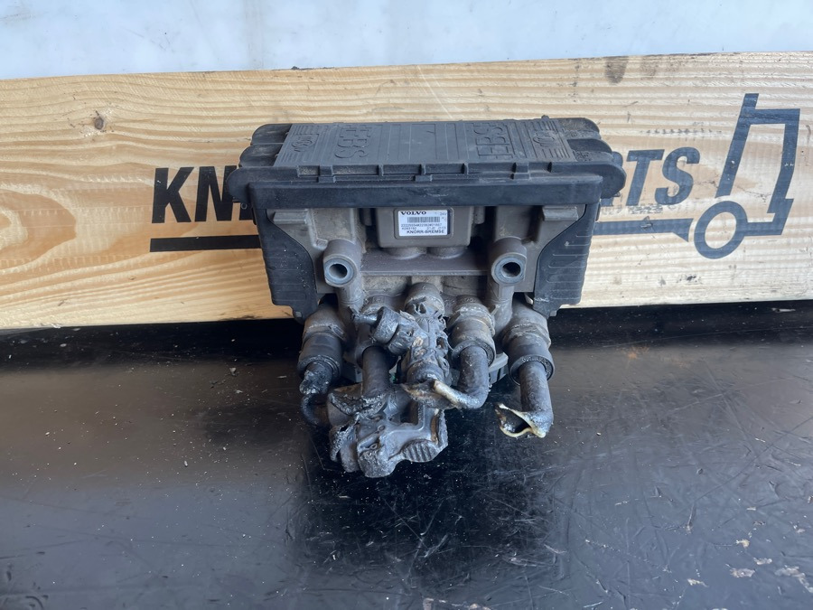 VOLVO VALVE 22225554 - Valve de frein pour Camion: photos 2 VOLVO VALVE 22225554 - Valve de frein pour Camion: photos 2