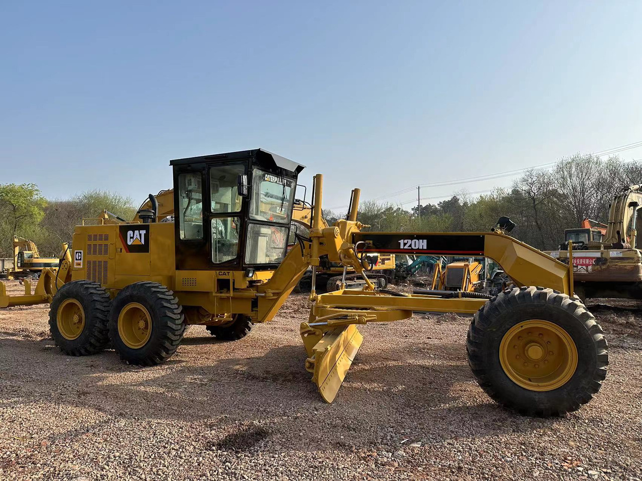CATERPILLAR 120H - Niveleuse: photos 4 CATERPILLAR 120H - Niveleuse: photos 4