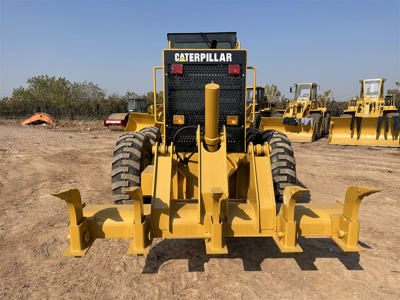 CATERPILLAR 140H - Niveleuse: photos 4 CATERPILLAR 140H - Niveleuse: photos 4