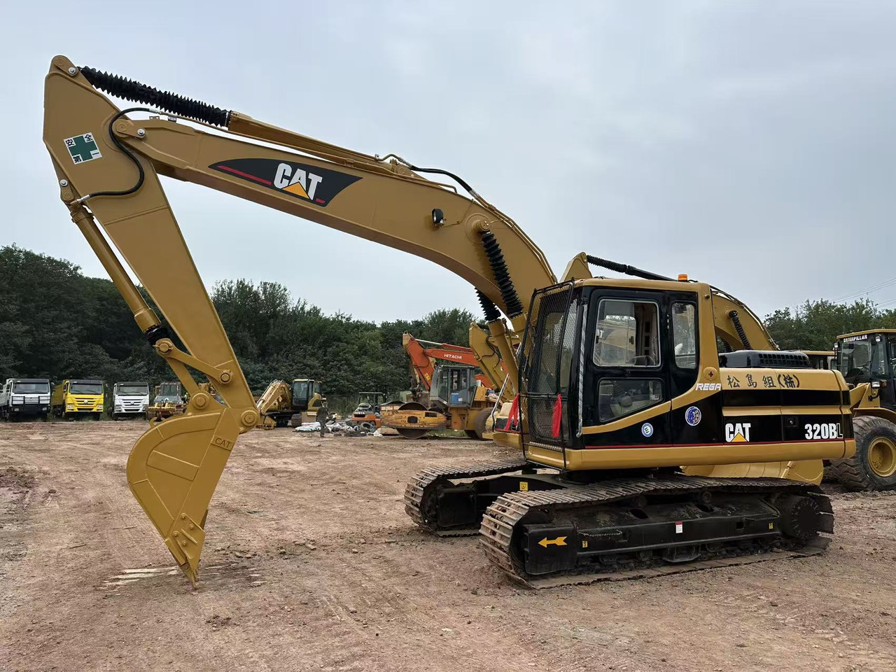 CATERPILLAR 320BL - Pelle sur chenille: photos 1 CATERPILLAR 320BL - Pelle sur chenille: photos 1