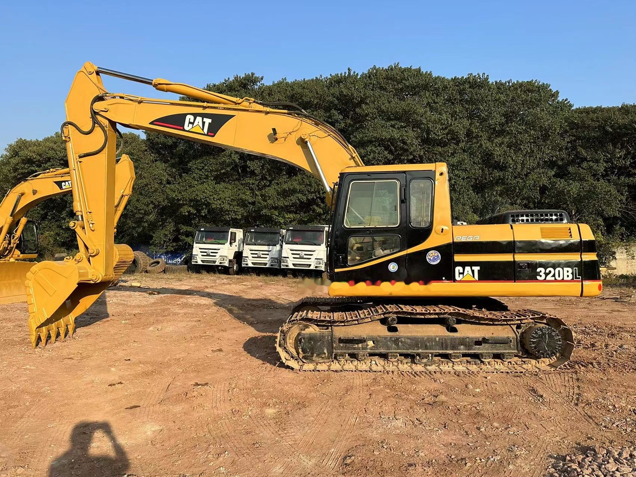 CATERPILLAR 320BL - Pelle sur chenille: photos 2 CATERPILLAR 320BL - Pelle sur chenille: photos 2