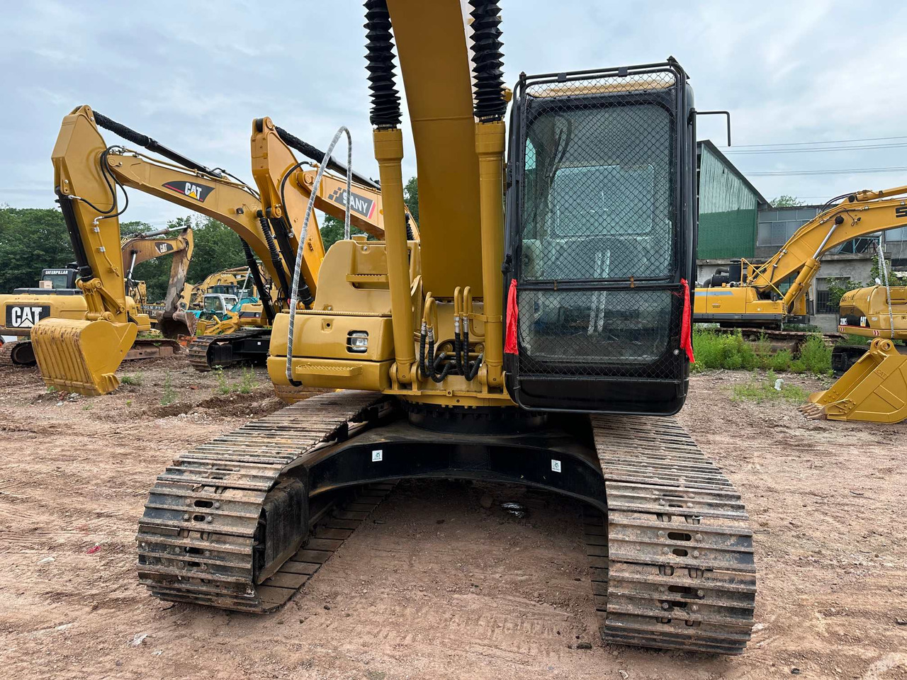 CATERPILLAR 320CL - Pelle sur chenille: photos 3 CATERPILLAR 320CL - Pelle sur chenille: photos 3