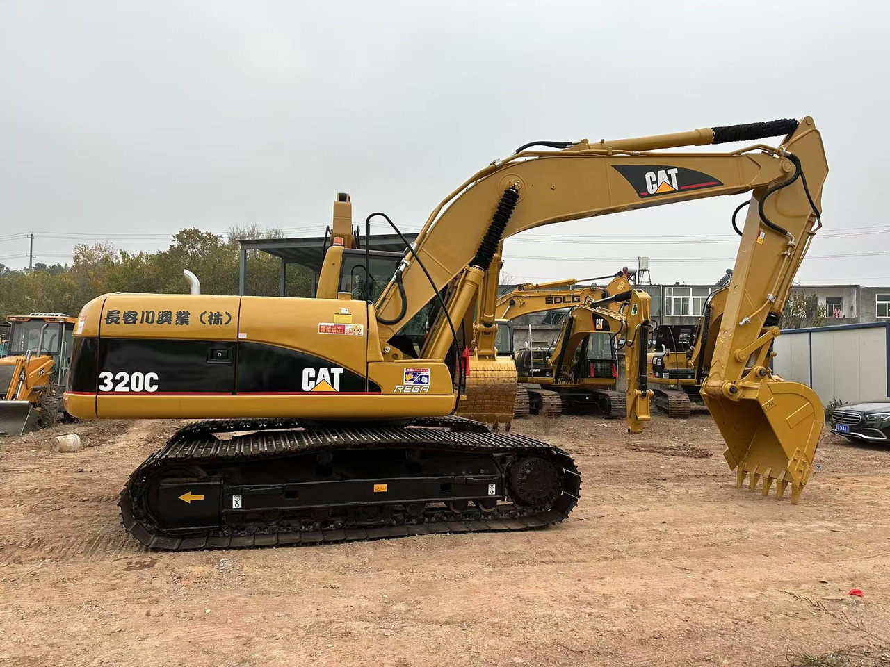 CATERPILLAR 320CL - Pelle sur chenille: photos 5 CATERPILLAR 320CL - Pelle sur chenille: photos 5