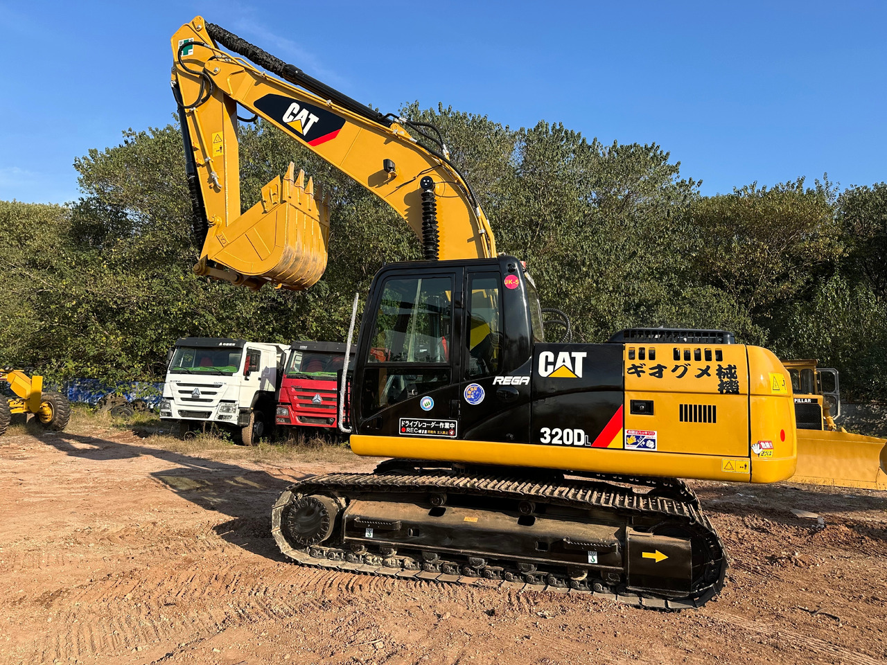 CATERPILLAR 320D2L - Pelle sur chenille: photos 1 CATERPILLAR 320D2L - Pelle sur chenille: photos 1