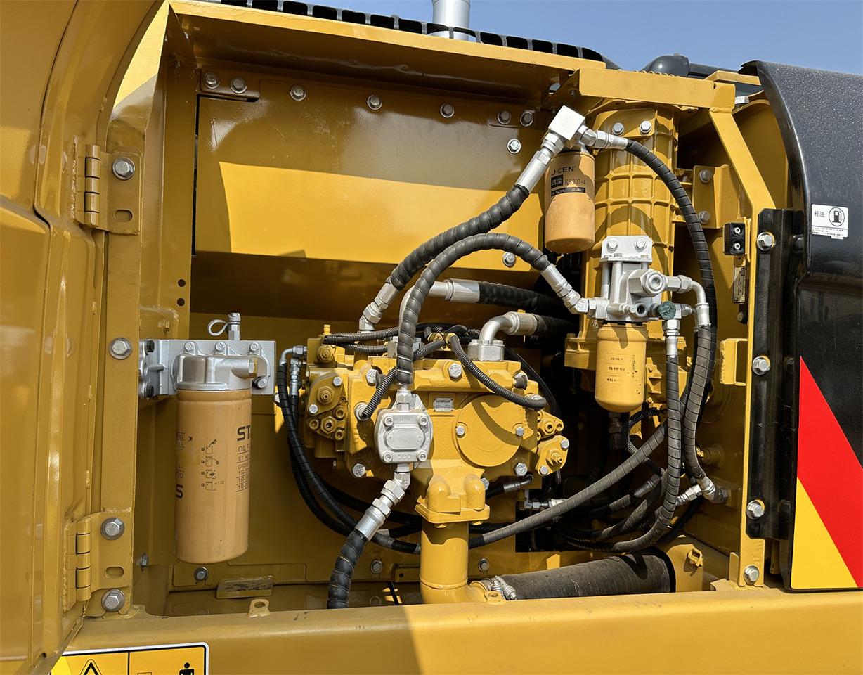 CATERPILLAR 320D2L en crédit-bail CATERPILLAR 320D2L: photos 9