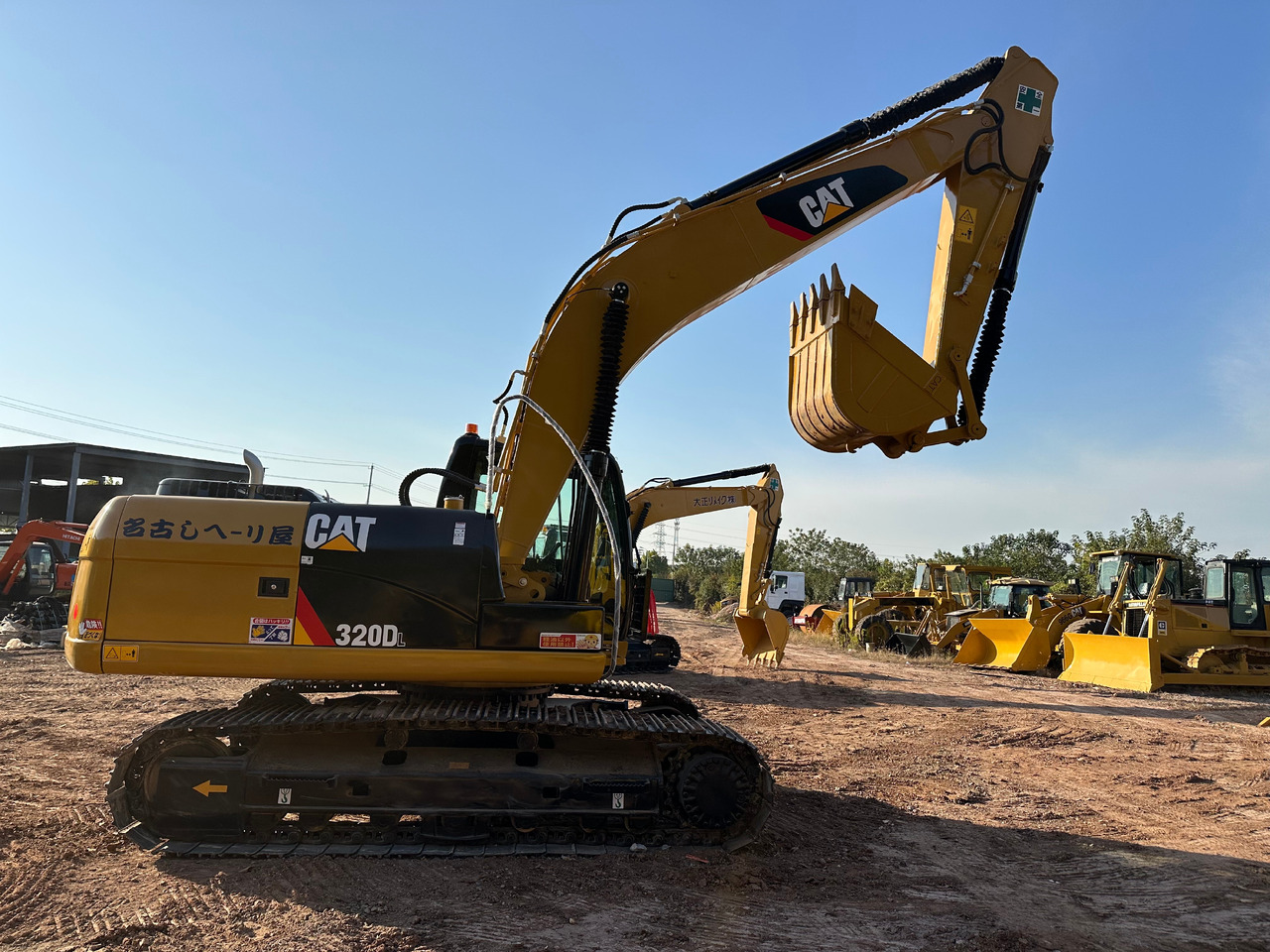 CATERPILLAR 320D2L - Pelle sur chenille: photos 4 CATERPILLAR 320D2L - Pelle sur chenille: photos 4