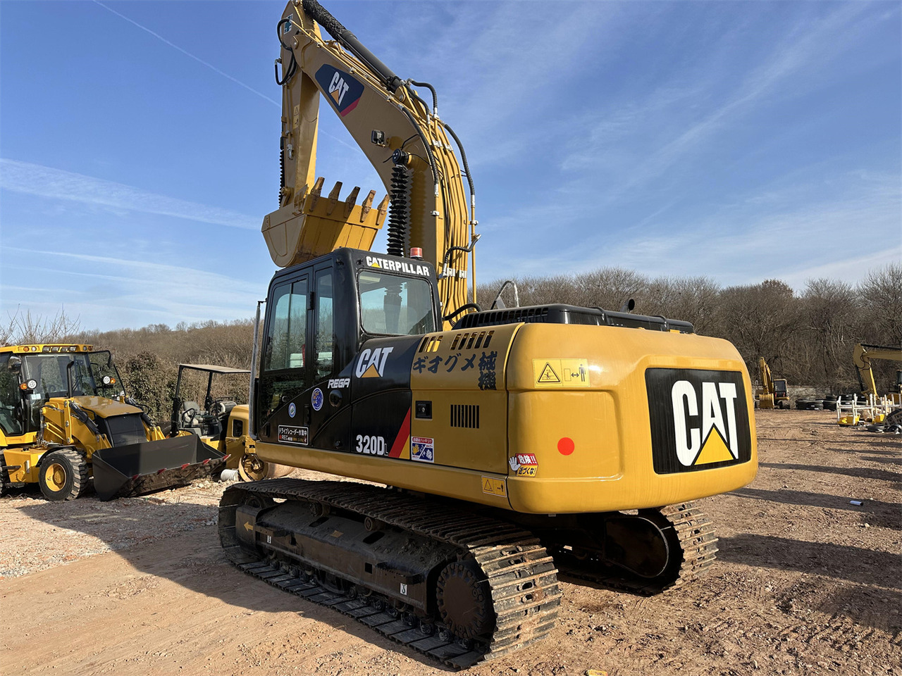 CATERPILLAR 320DL - Pelle sur chenille: photos 3 CATERPILLAR 320DL - Pelle sur chenille: photos 3