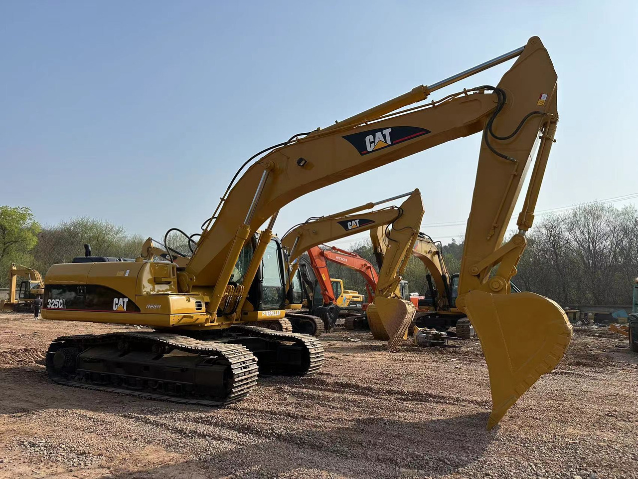 Pelle sur chenille CATERPILLAR 325C: photos 7