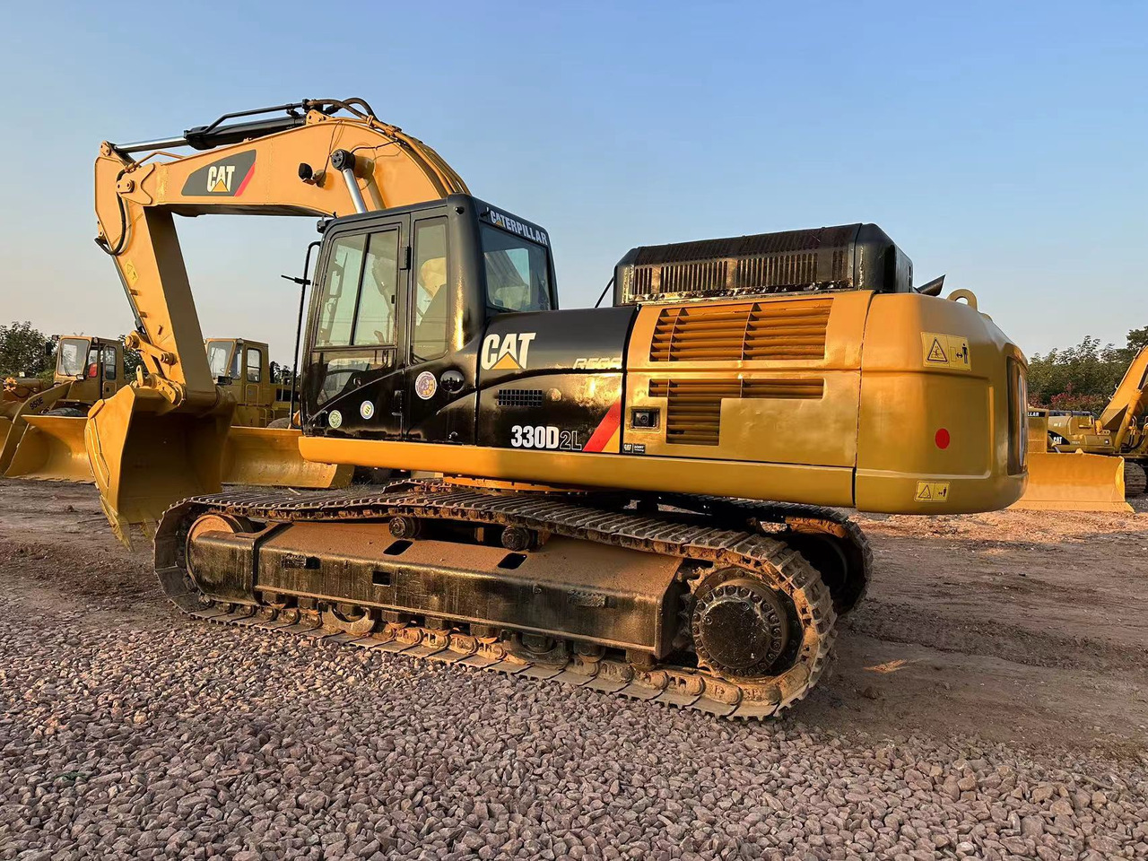 Pelle sur chenille CATERPILLAR 330D2L excavator: photos 7