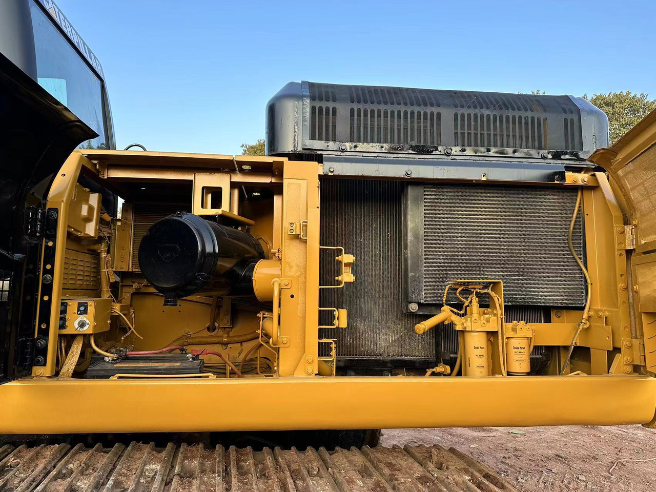 Pelle sur chenille CATERPILLAR 330D2L excavator: photos 10