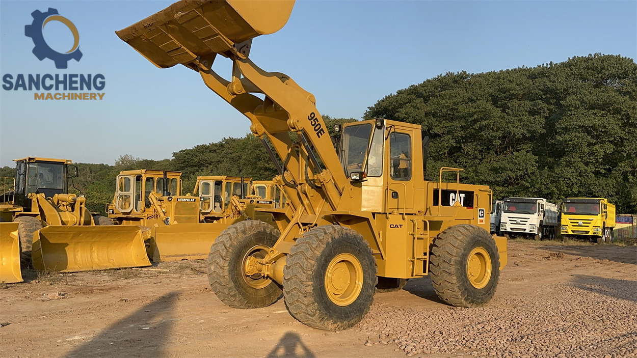 CATERPILLAR 950E - Chargeuse sur pneus: photos 4 CATERPILLAR 950E - Chargeuse sur pneus: photos 4