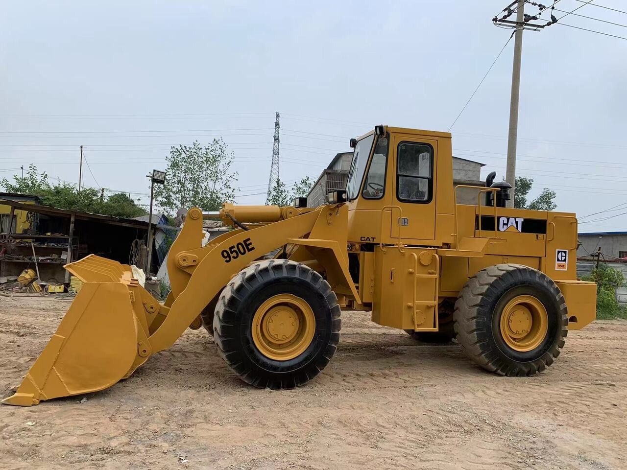 CATERPILLAR 950E - Chargeuse sur pneus: photos 3 CATERPILLAR 950E - Chargeuse sur pneus: photos 3