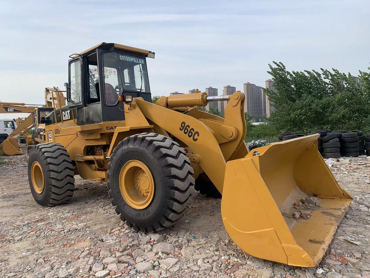 CATERPILLAR 966C - Chargeuse sur pneus: photos 1 CATERPILLAR 966C - Chargeuse sur pneus: photos 1