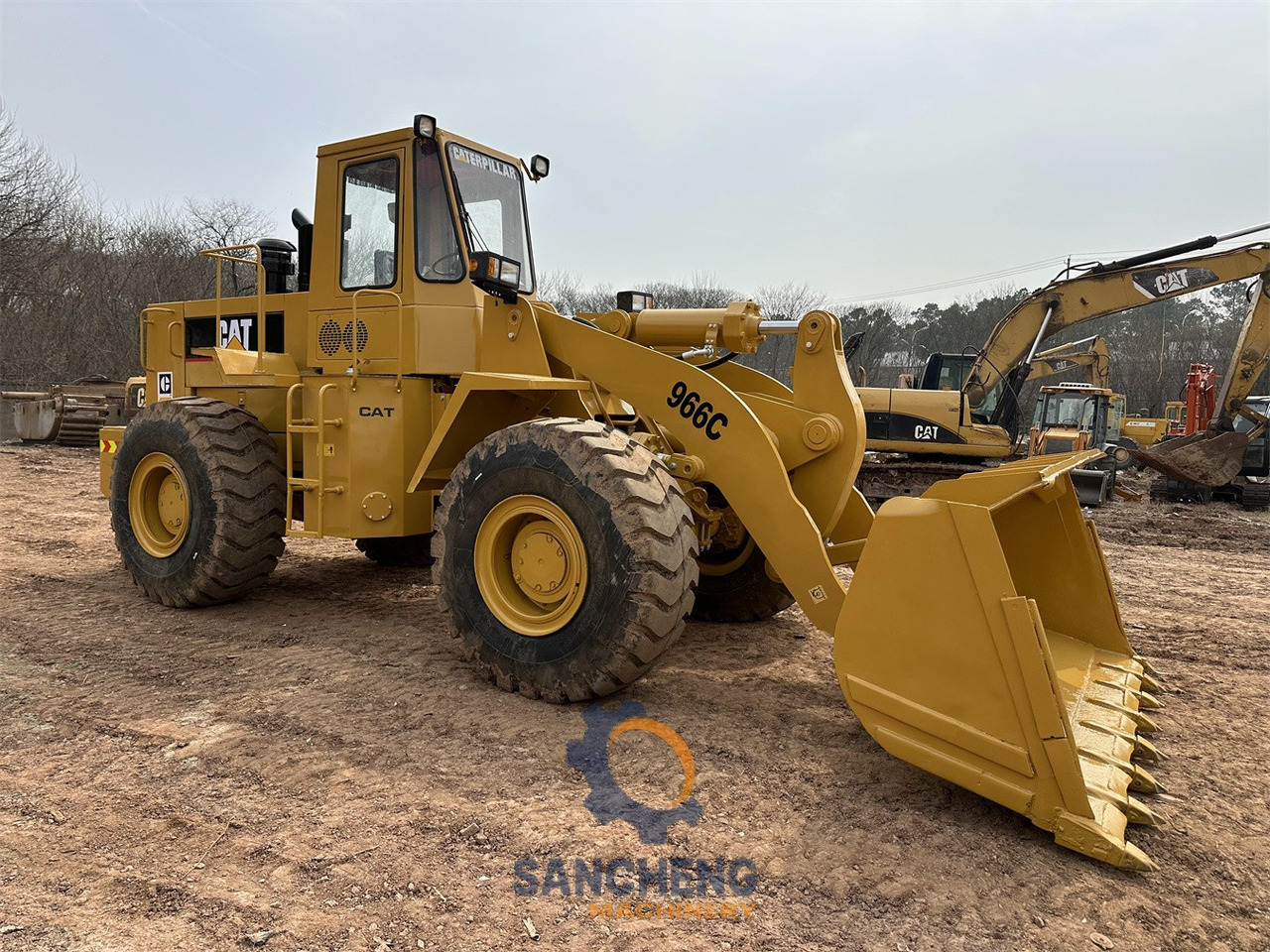 CATERPILLAR 966C wheel loader - Chargeuse sur pneus: photos 1 CATERPILLAR 966C wheel loader - Chargeuse sur pneus: photos 1