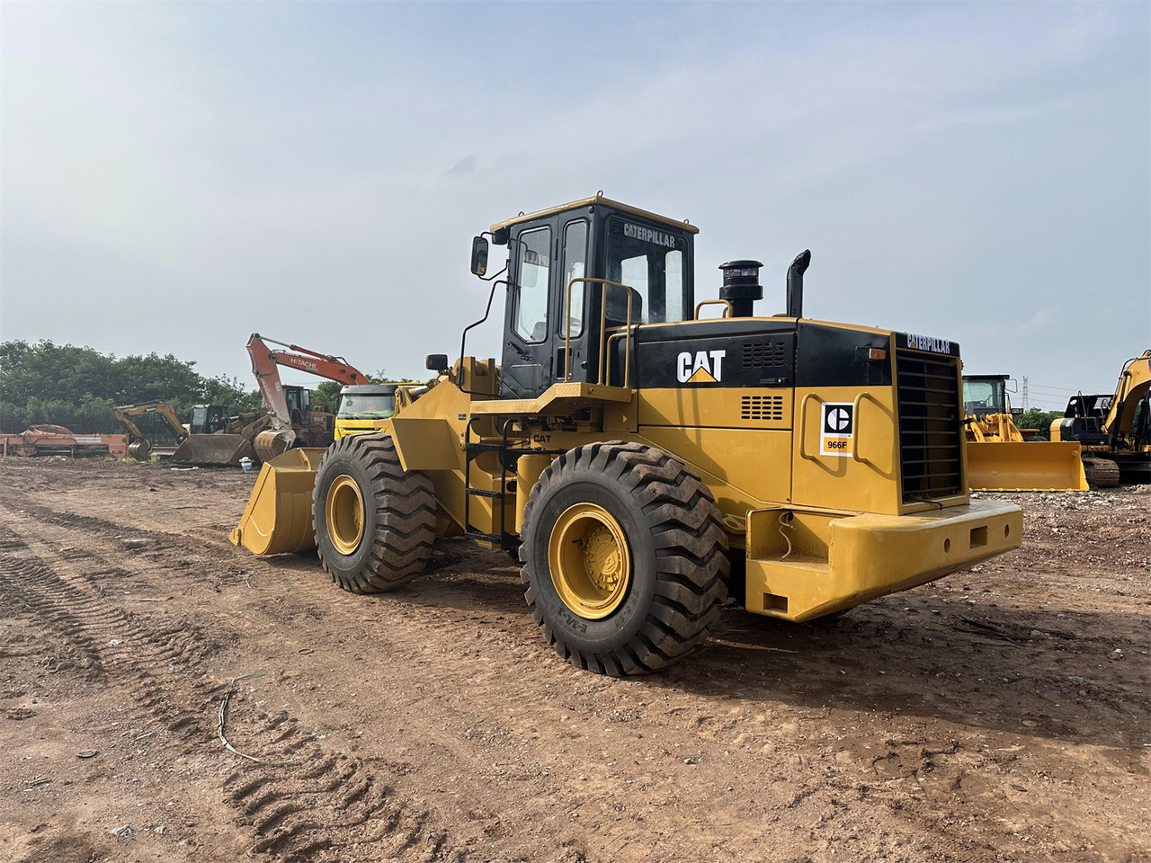 Chargeuse sur pneus CATERPILLAR 966F: photos 6