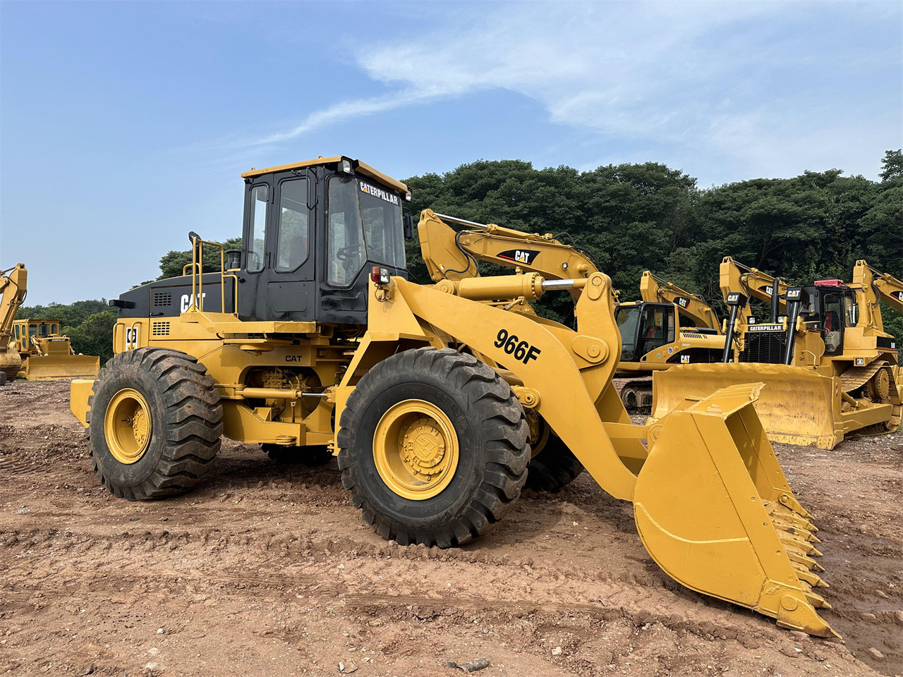 CATERPILLAR 966F - Chargeuse sur pneus: photos 2 CATERPILLAR 966F - Chargeuse sur pneus: photos 2