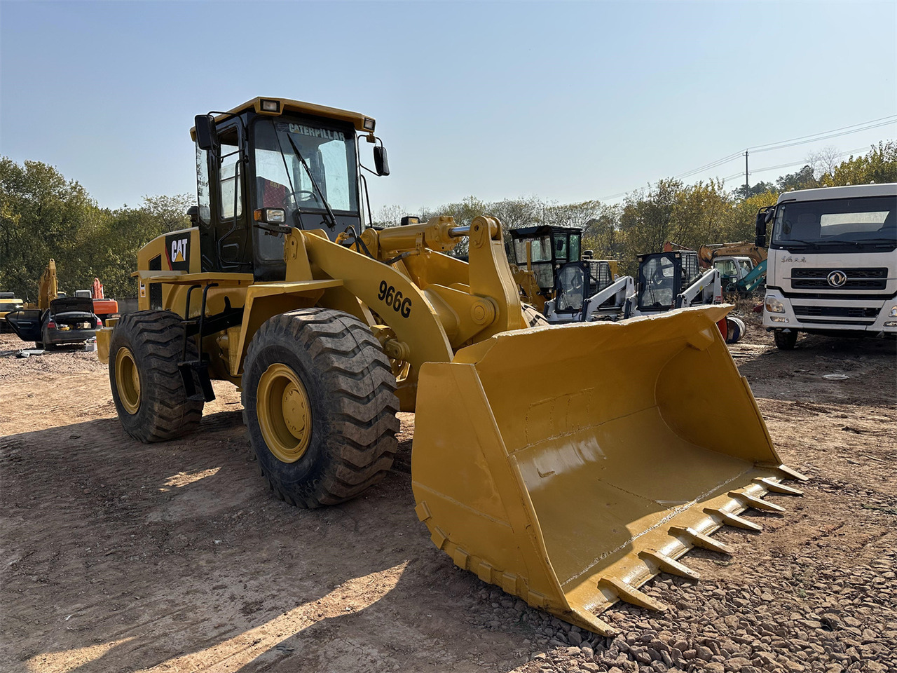 CATERPILLAR 966G - Chargeuse sur pneus: photos 1 CATERPILLAR 966G - Chargeuse sur pneus: photos 1