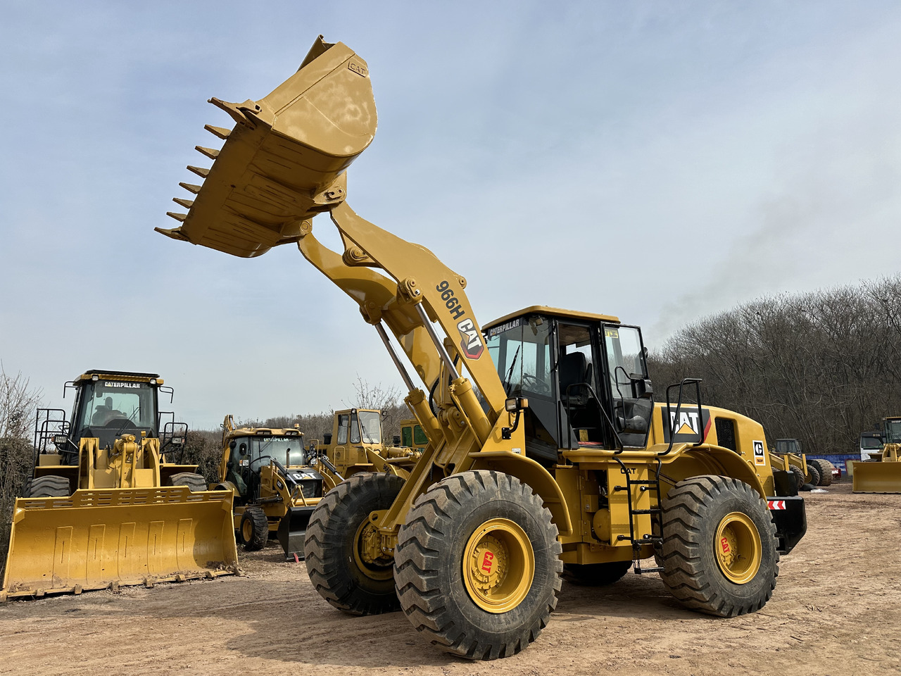 CATERPILLAR 966H - Chargeuse sur pneus: photos 1 CATERPILLAR 966H - Chargeuse sur pneus: photos 1