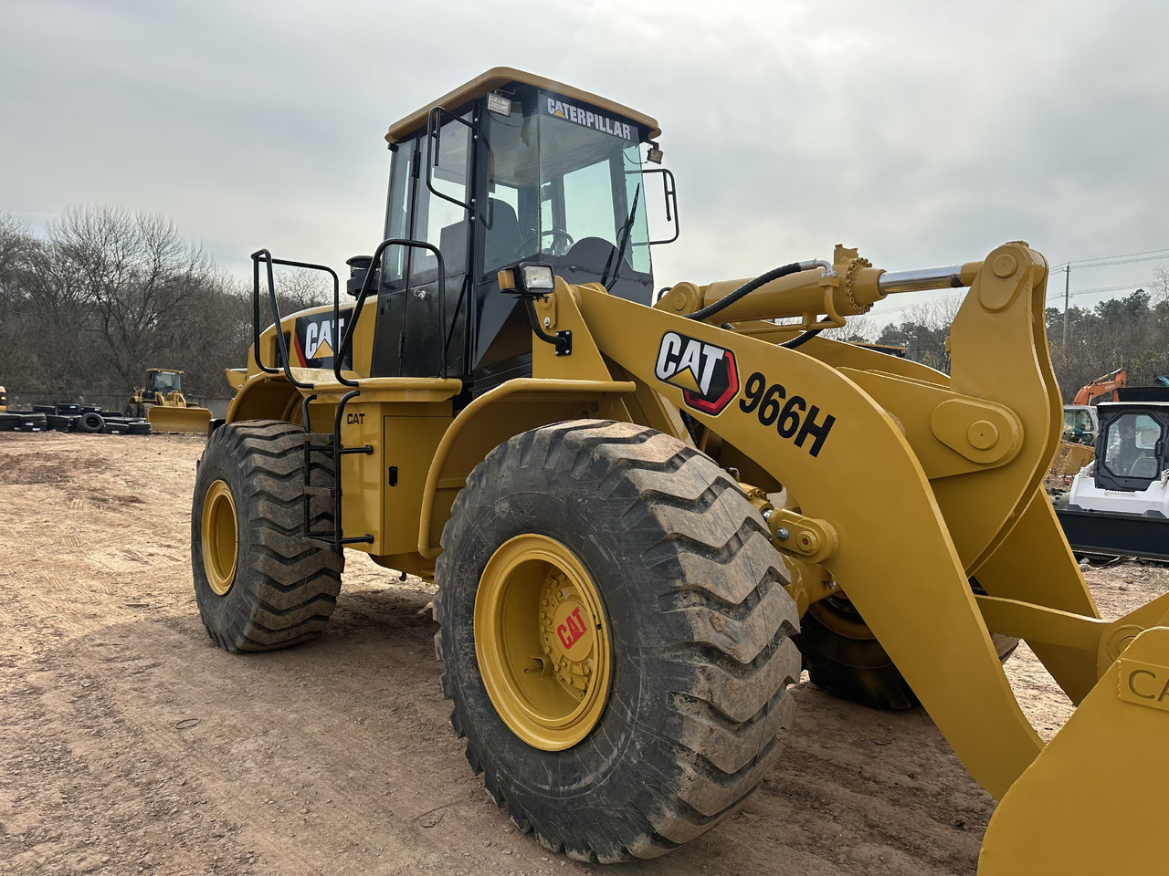 CATERPILLAR 966H - Chargeuse sur pneus: photos 5 CATERPILLAR 966H - Chargeuse sur pneus: photos 5
