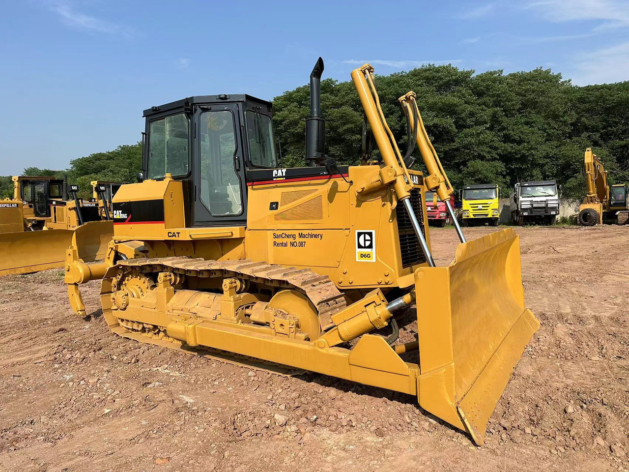 CATERPILLAR D6G Crawler Bulldozer - Bulldozer: photos 1 CATERPILLAR D6G Crawler Bulldozer - Bulldozer: photos 1