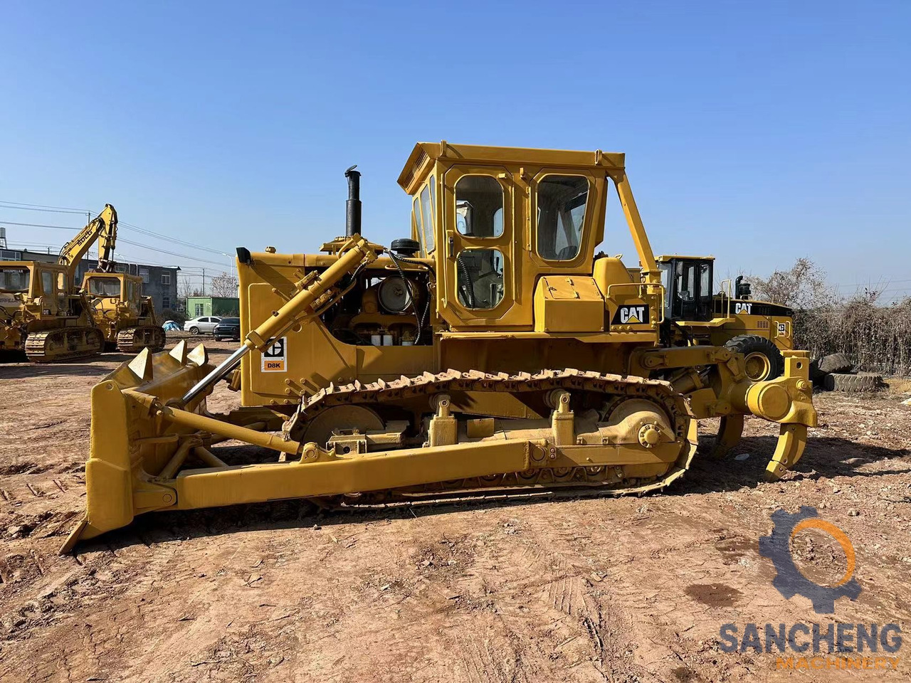 CATERPILLAR D8K - Bulldozer: photos 1 CATERPILLAR D8K - Bulldozer: photos 1