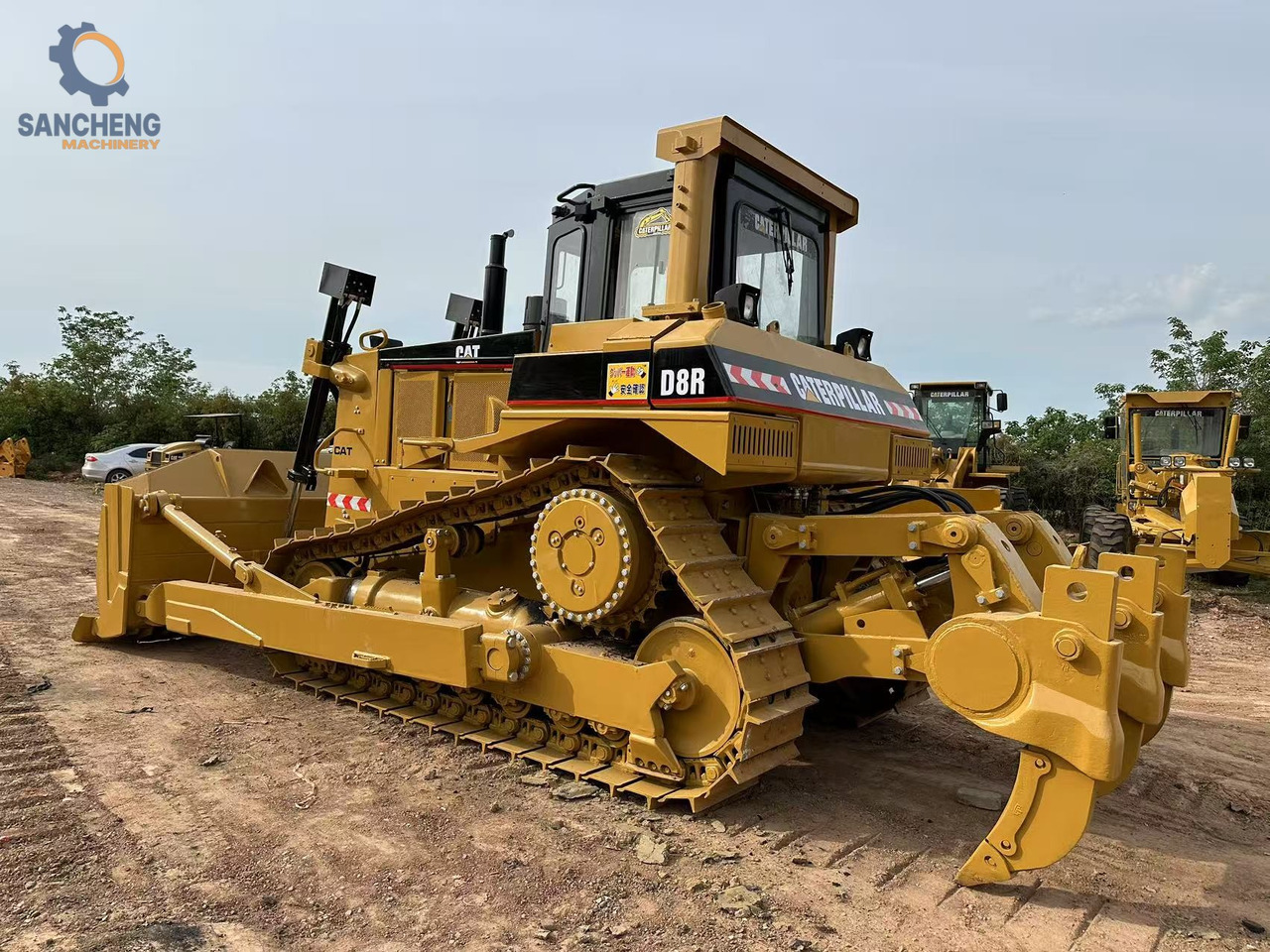 CATERPILLAR D8R - Bulldozer: photos 1 CATERPILLAR D8R - Bulldozer: photos 1
