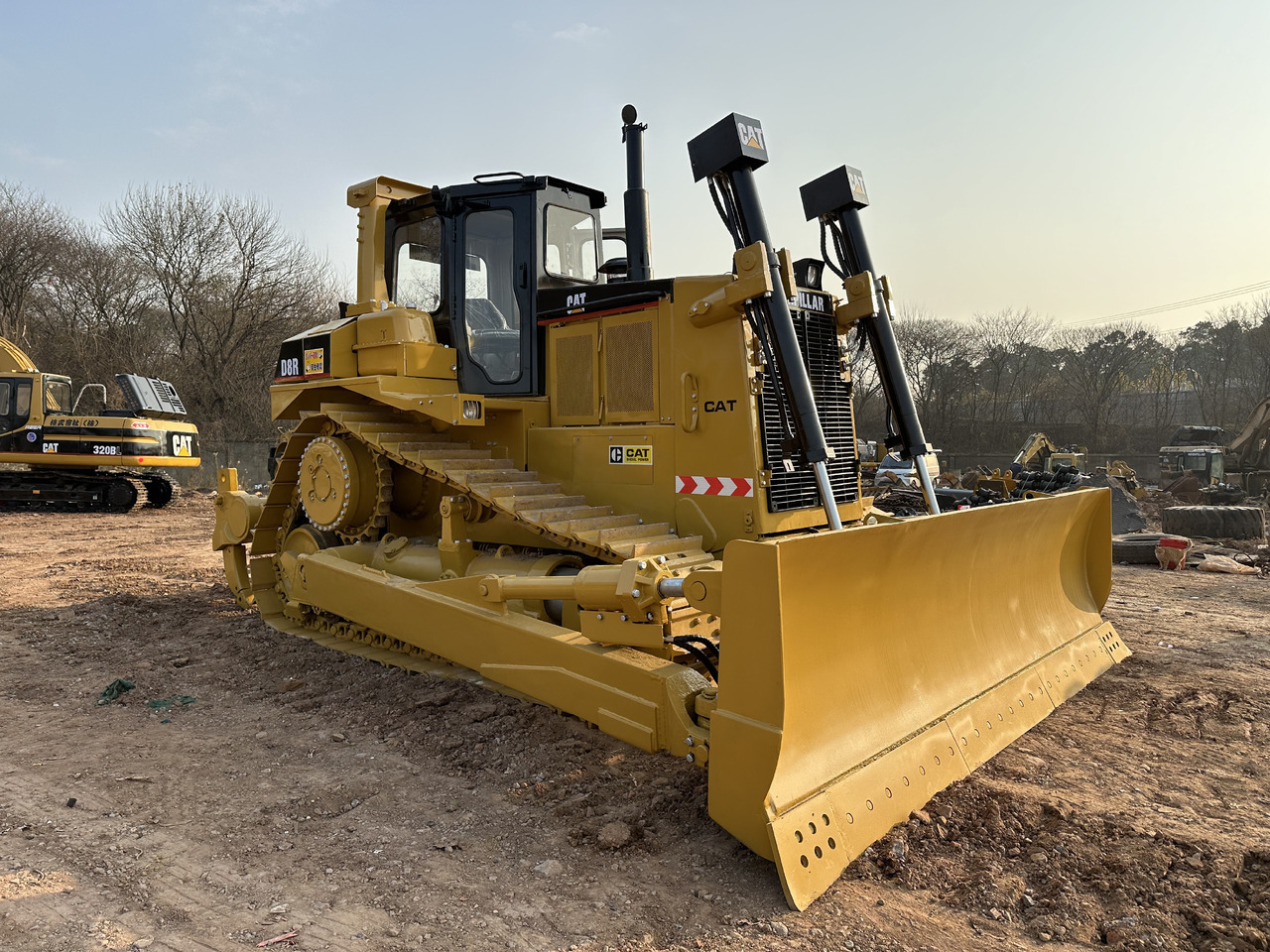 CATERPILLAR D8R - Bulldozer: photos 2 CATERPILLAR D8R - Bulldozer: photos 2