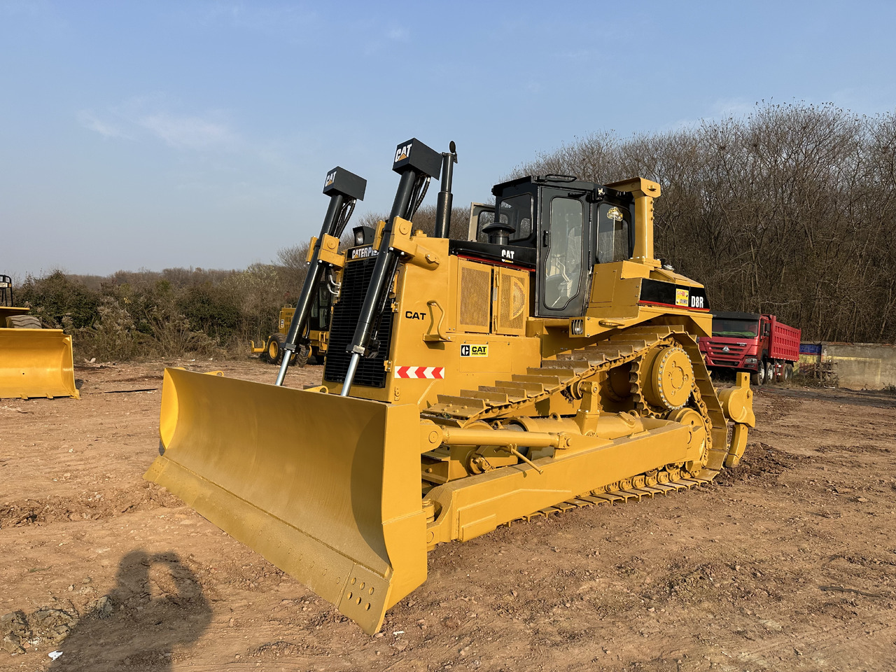 CATERPILLAR D8R - Bulldozer: photos 2 CATERPILLAR D8R - Bulldozer: photos 2