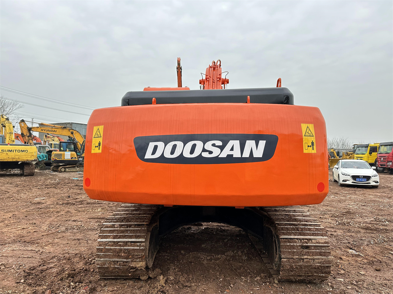 DOOSAN DH220 - Pelle sur chenille: photos 4 DOOSAN DH220 - Pelle sur chenille: photos 4