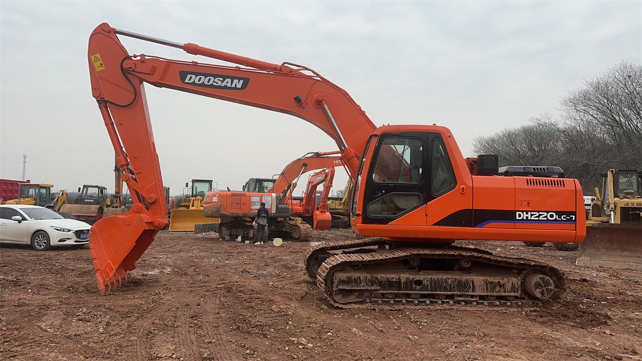 DOOSAN DH220 - Pelle sur chenille: photos 1 DOOSAN DH220 - Pelle sur chenille: photos 1