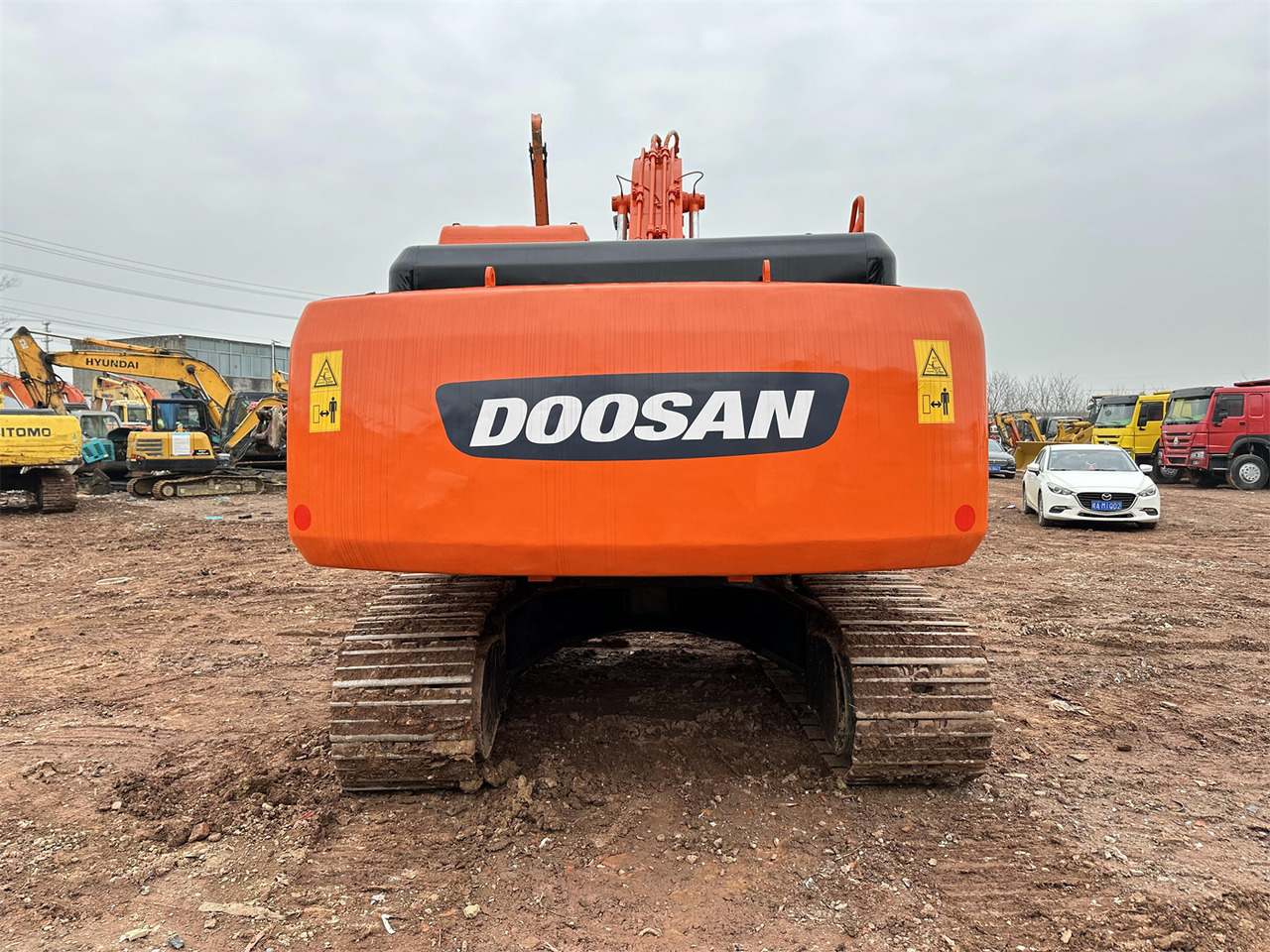 DOOSAN DH220 excavator - Pelle sur chenille: photos 5 DOOSAN DH220 excavator - Pelle sur chenille: photos 5