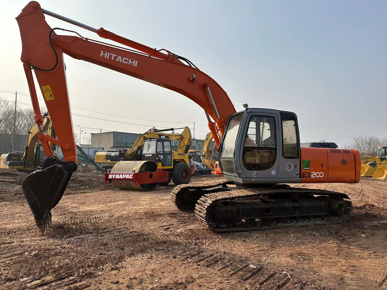 HITACHI EX200 - Pelle sur chenille: photos 5 HITACHI EX200 - Pelle sur chenille: photos 5