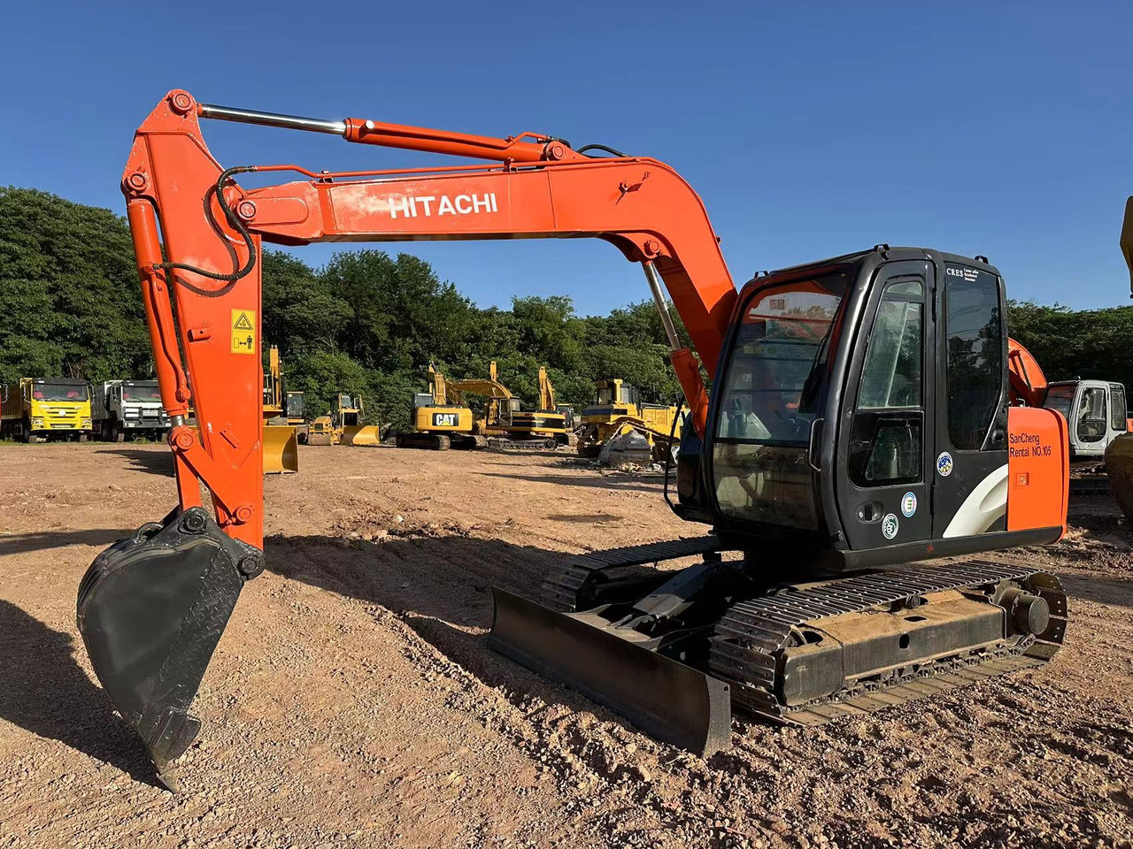 HITACHI ZAXIS ZX70 - Mini pelle: photos 1 HITACHI ZAXIS ZX70 - Mini pelle: photos 1