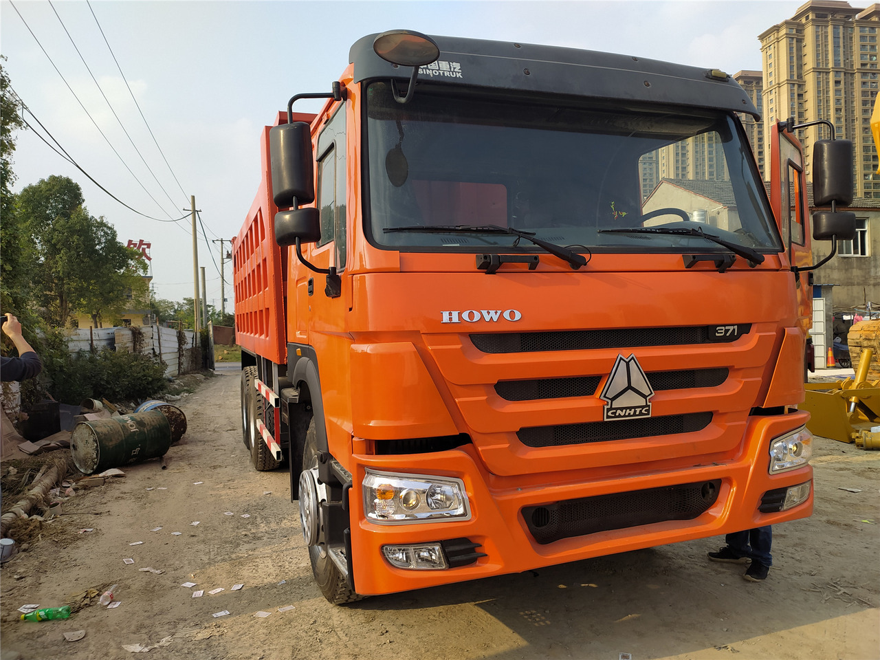 HOWO 371hp - Camion benne: photos 1 HOWO 371hp - Camion benne: photos 1