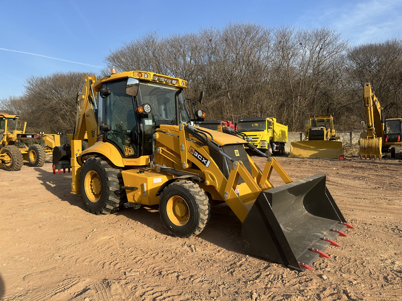 JCB 3CX - Tractopelle: photos 1 JCB 3CX - Tractopelle: photos 1