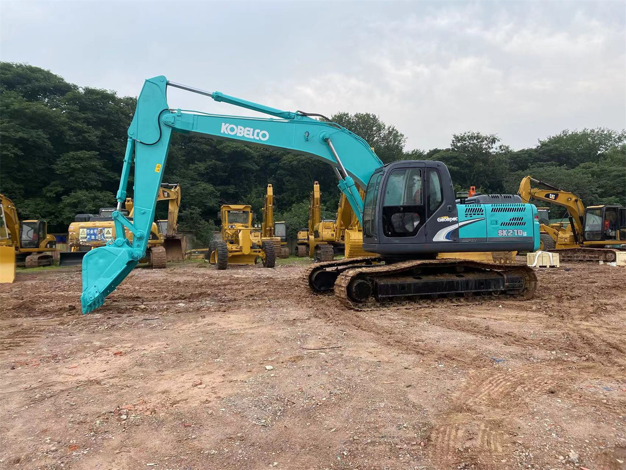 KOBELCO SK210LC-8 - Pelle sur chenille: photos 1 KOBELCO SK210LC-8 - Pelle sur chenille: photos 1