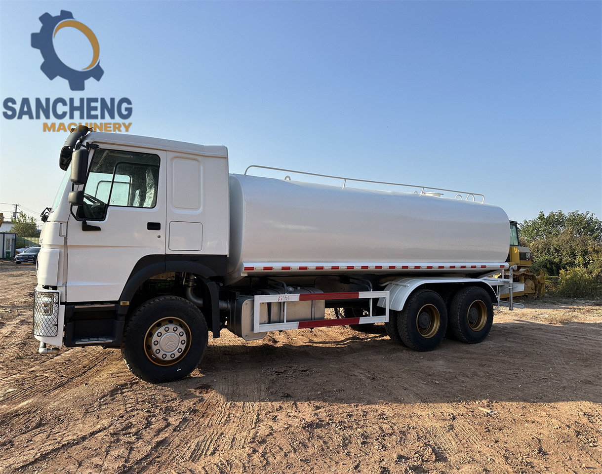 SINOTRUK HOWO 371 6x4 Water Tanker Truck - Camion citerne: photos 4 SINOTRUK HOWO 371 6x4 Water Tanker Truck - Camion citerne: photos 4