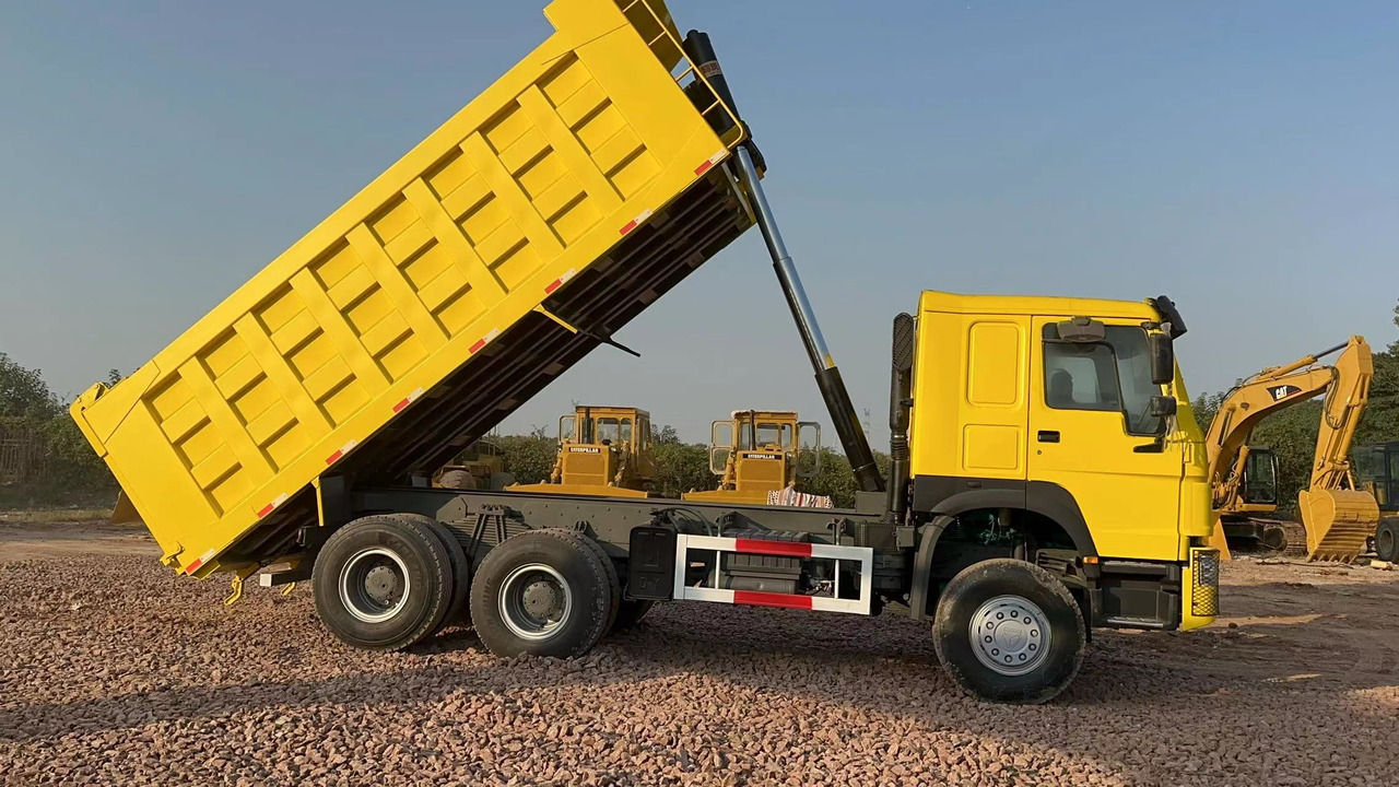 SINOTRUK HOWO 371 Dump Truck - Camion benne: photos 1 SINOTRUK HOWO 371 Dump Truck - Camion benne: photos 1