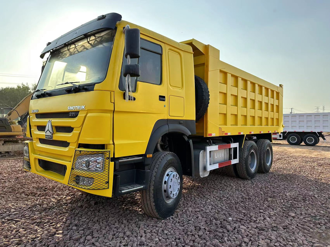 SINOTRUK HOWO 371 Dump Truck - Camion benne: photos 5 SINOTRUK HOWO 371 Dump Truck - Camion benne: photos 5