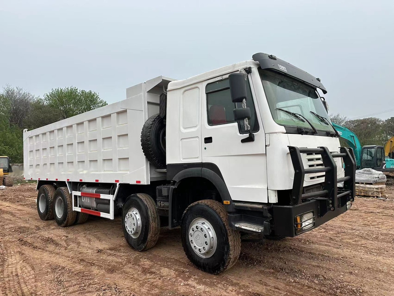 SINOTRUK HOWO 371 with Bumper - Camion benne: photos 4 SINOTRUK HOWO 371 with Bumper - Camion benne: photos 4