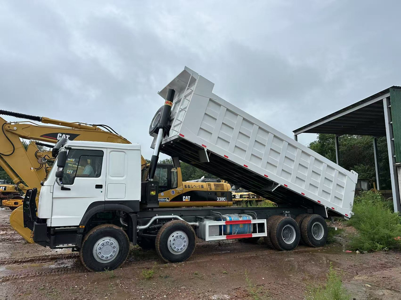 SINOTRUK HOWO 371 with Bumper - Camion benne: photos 3 SINOTRUK HOWO 371 with Bumper - Camion benne: photos 3