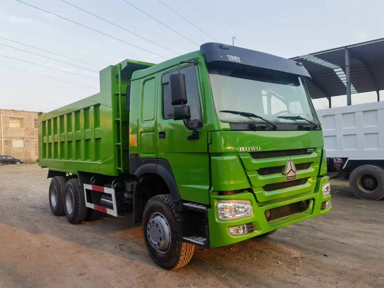 SINOTRUK HOWO 375 - Camion benne: photos 1 SINOTRUK HOWO 375 - Camion benne: photos 1