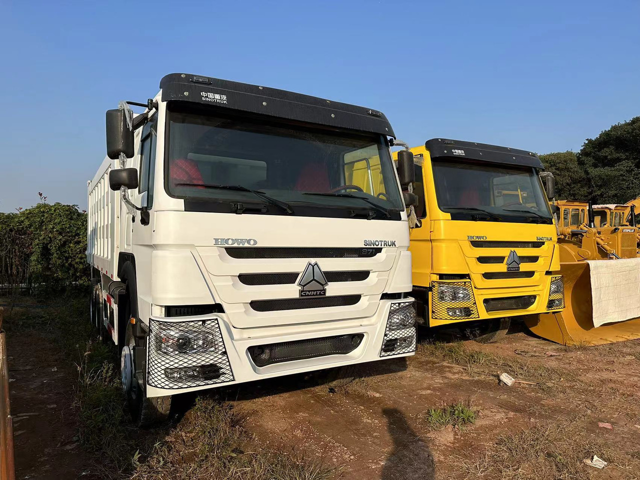 SINOTRUK HOWO HOWO 371 6x4 - Camion benne: photos 1 SINOTRUK HOWO HOWO 371 6x4 - Camion benne: photos 1