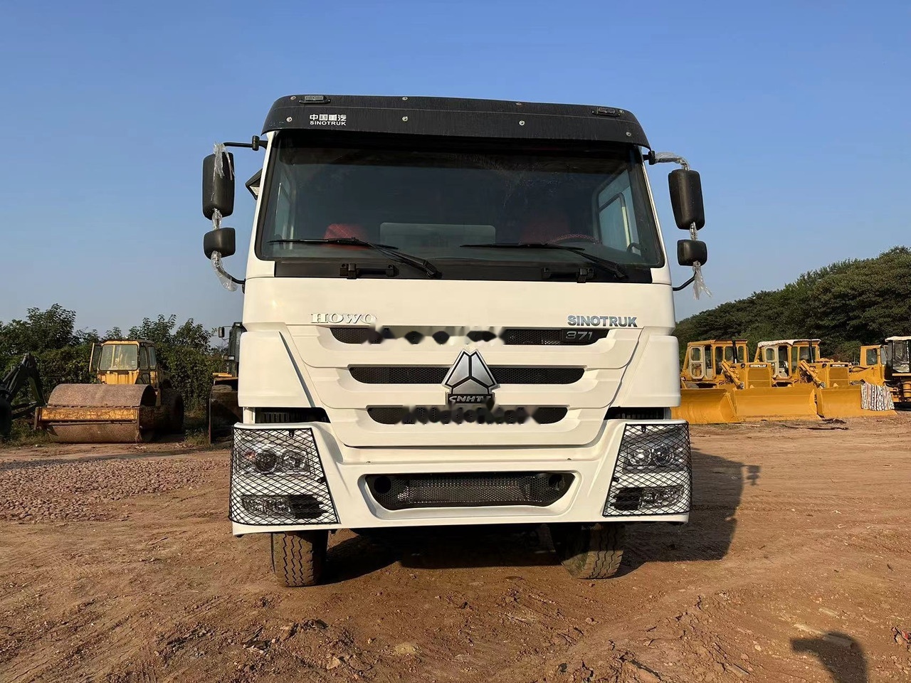 SINOTRUK HOWO HOWO 371 6x4 - Camion benne: photos 3 SINOTRUK HOWO HOWO 371 6x4 - Camion benne: photos 3